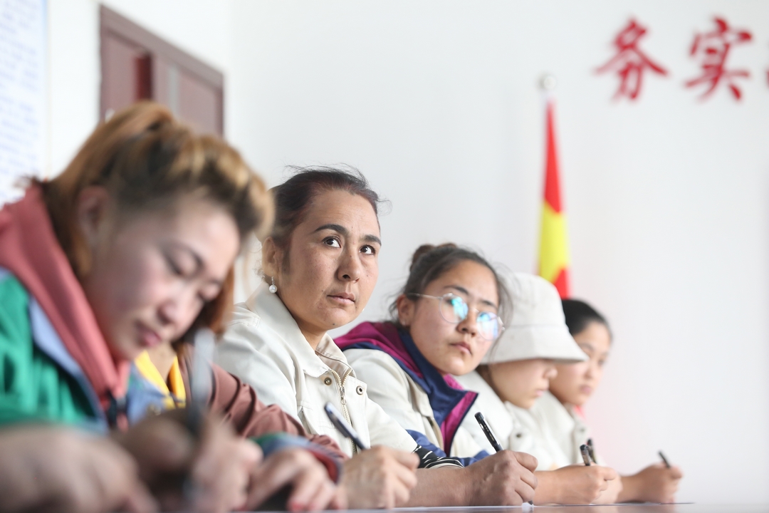 當好產(chǎn)業(yè)扶貧主力軍，打贏脫貧攻堅戰(zhàn)